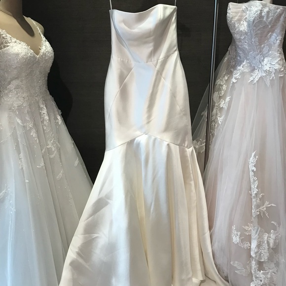 2020 size 16 Pronovias ivory mikado wedding dress - Picture 2 of 4